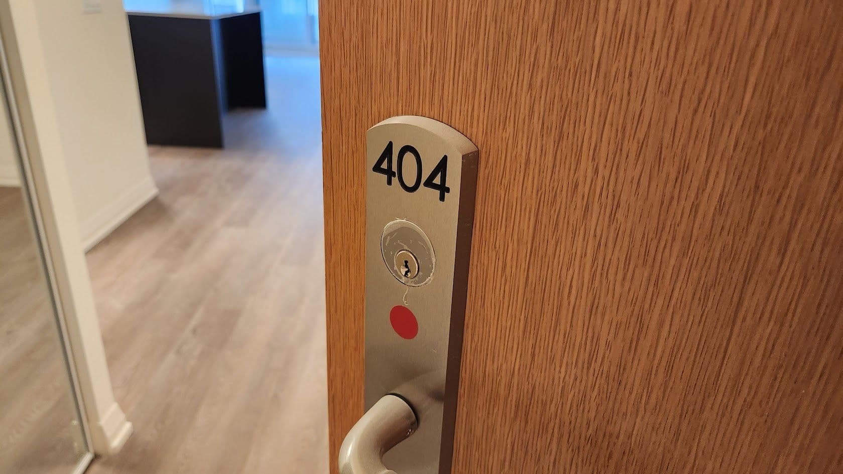 8960 Jane Street 404, Vaughan, ON L4K 0N9