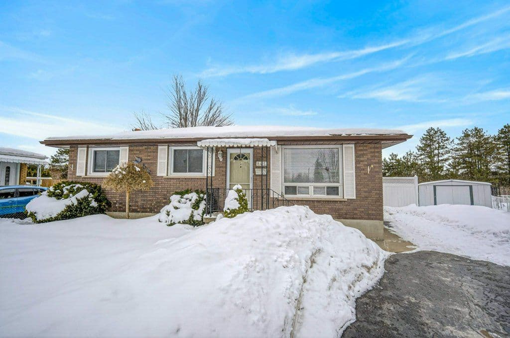 845 Stocker Road, Peterborough, ON K9J 5T2