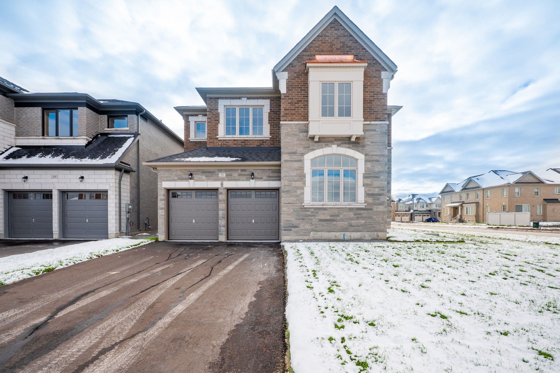 71 Lorrain Hand Avenue, Georgina, ON L4P 0T2