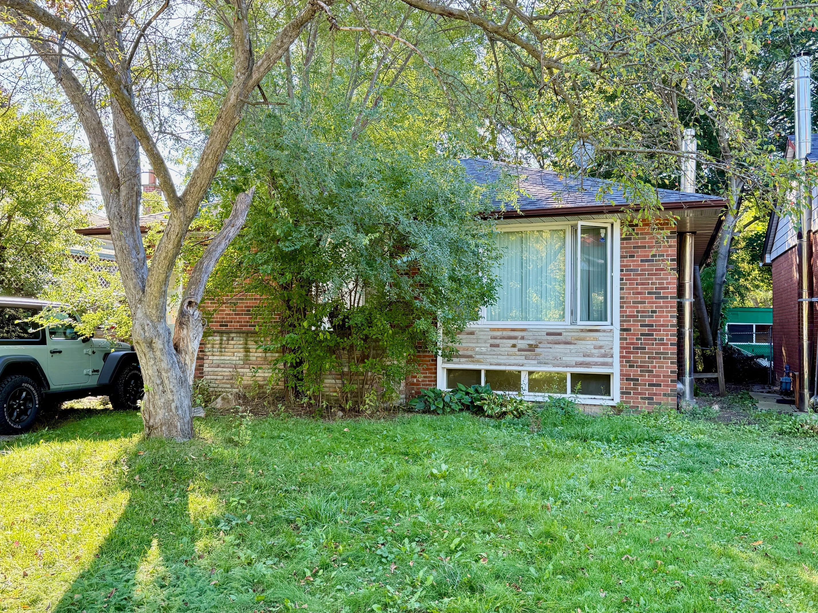 402 Fernleigh Circle S, Richmond Hill, ON L4C 1E6