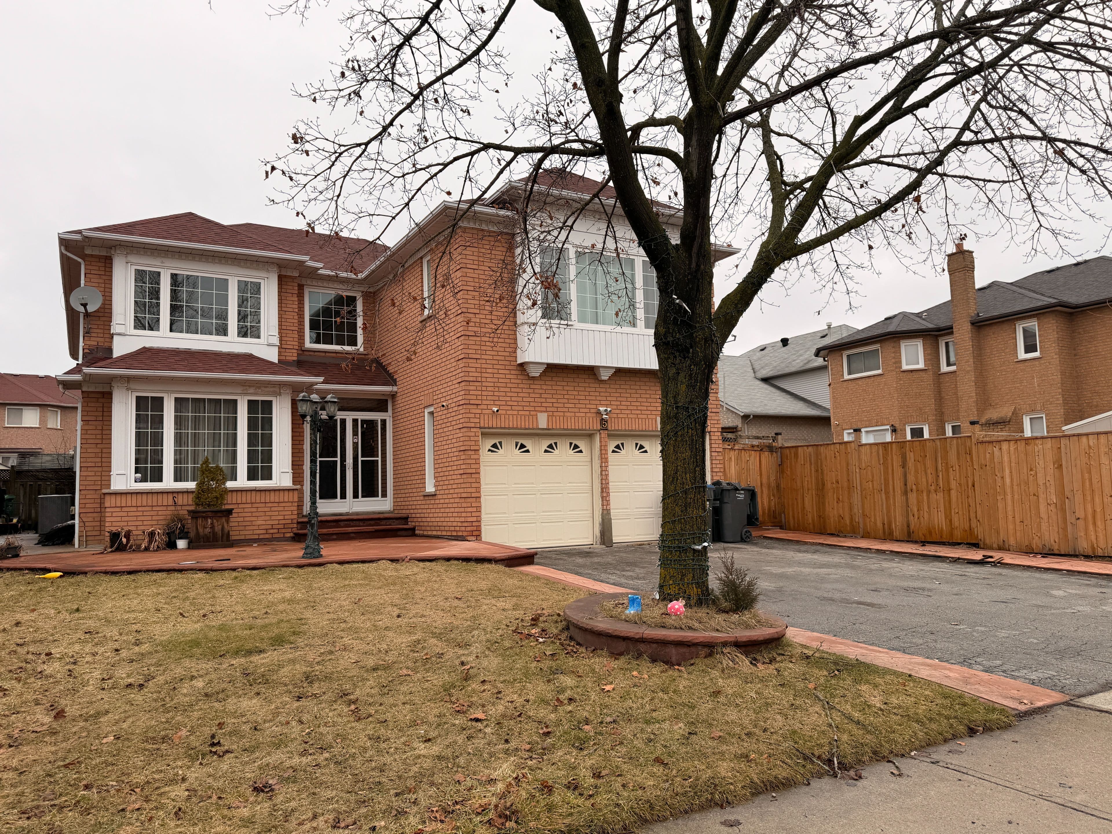 5 Blue Oak Avenue, Brampton, ON L6R 1C1