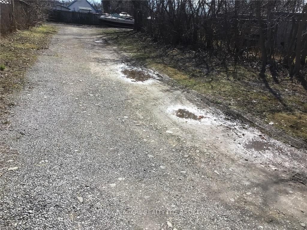 S/S BRIDGE Street, Niagara Falls, ON L2E 3V5