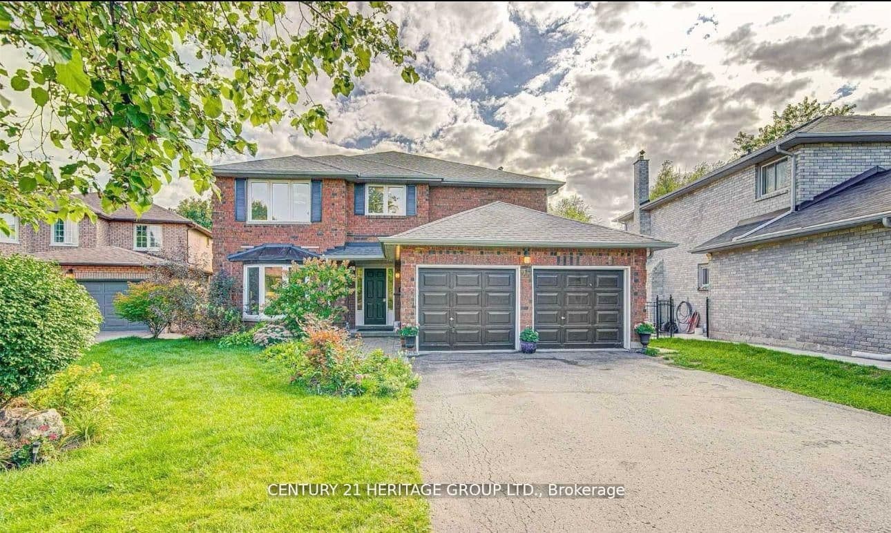 27 Hammond Drive Main, Aurora, ON L4G 2T8