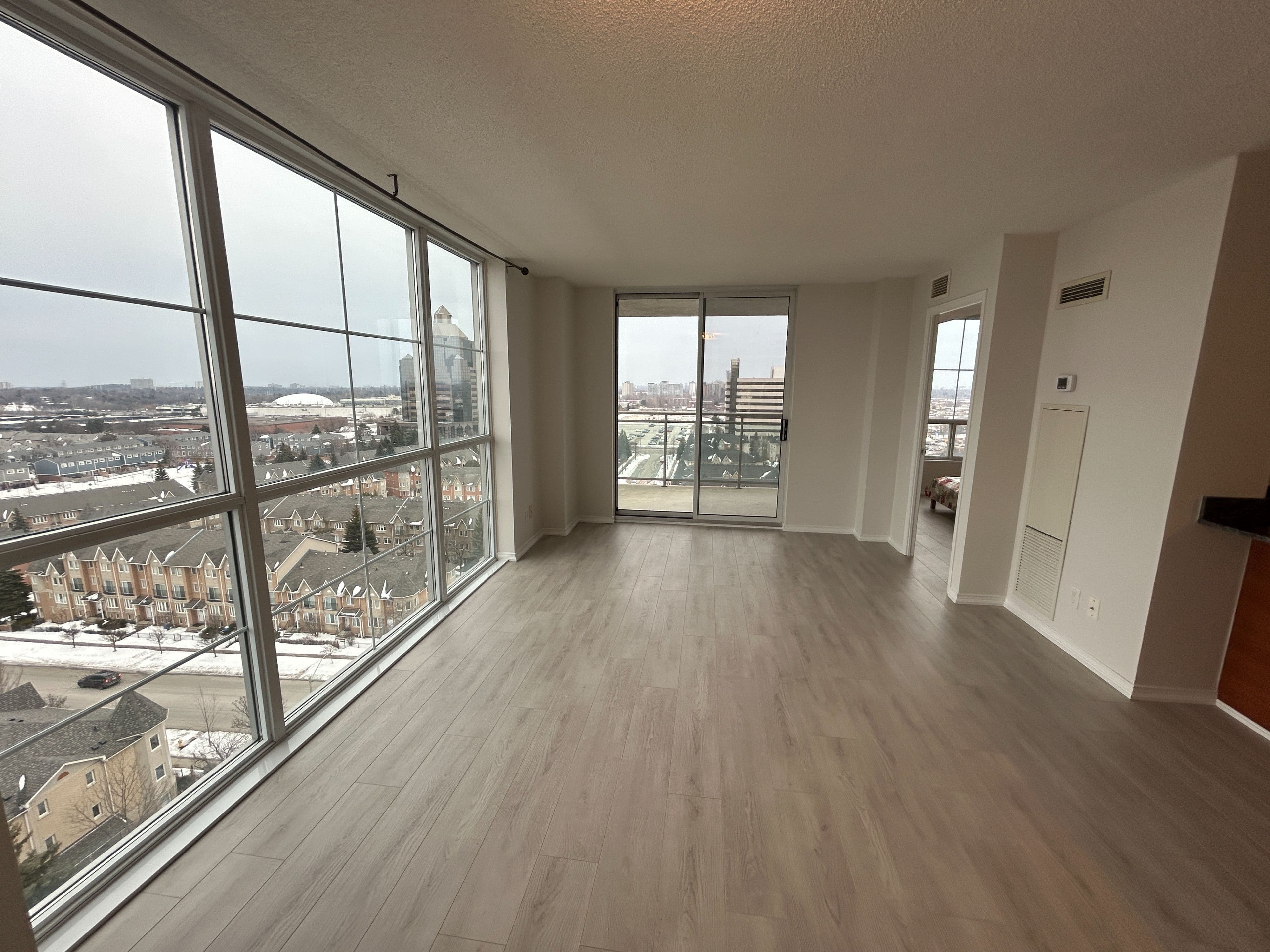 8 Rosebank Drive 15C, Toronto E11, ON M1B 5Z3