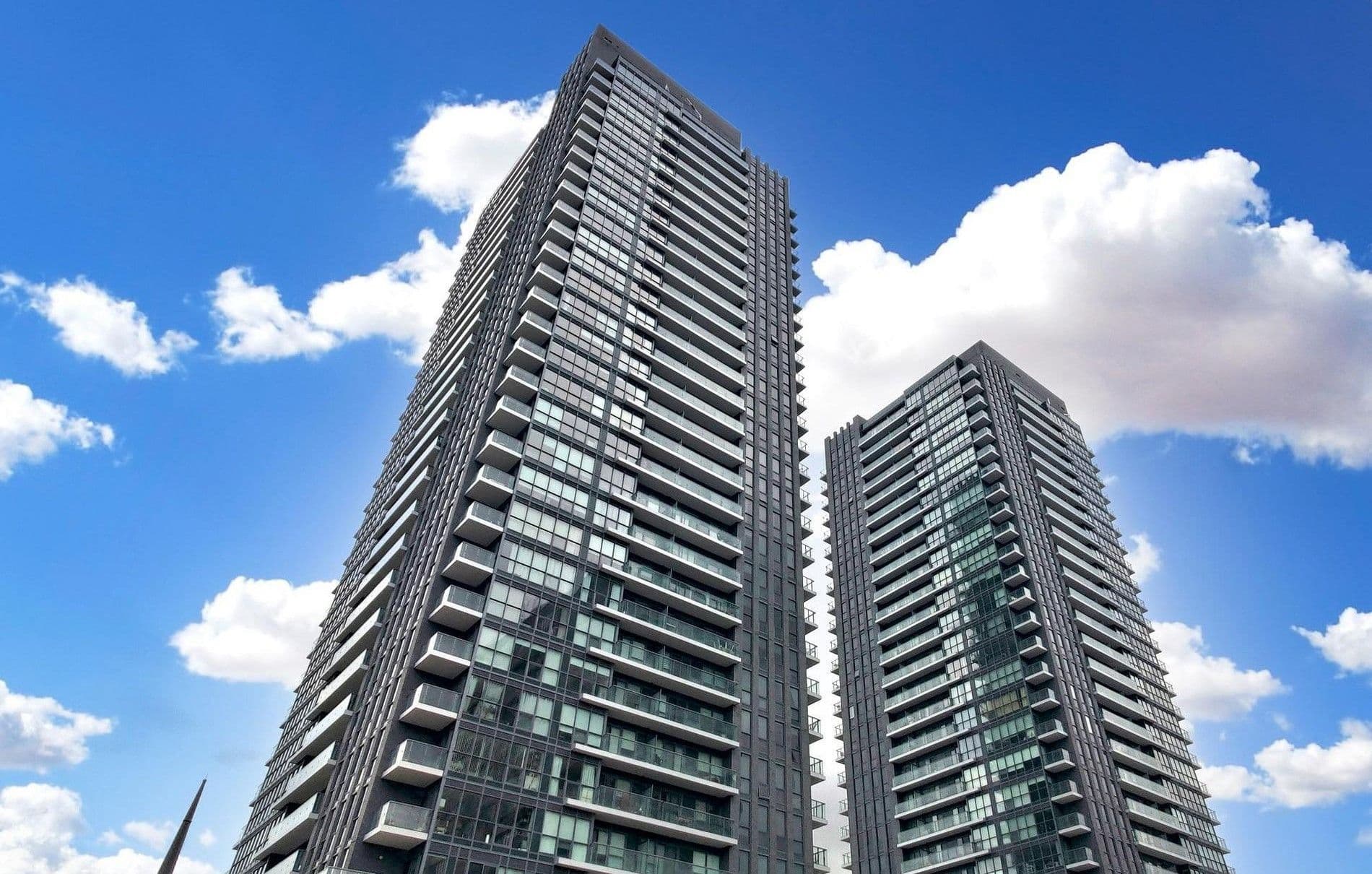 2 Sonic Way 2309, Toronto C11, ON M3C 0P2