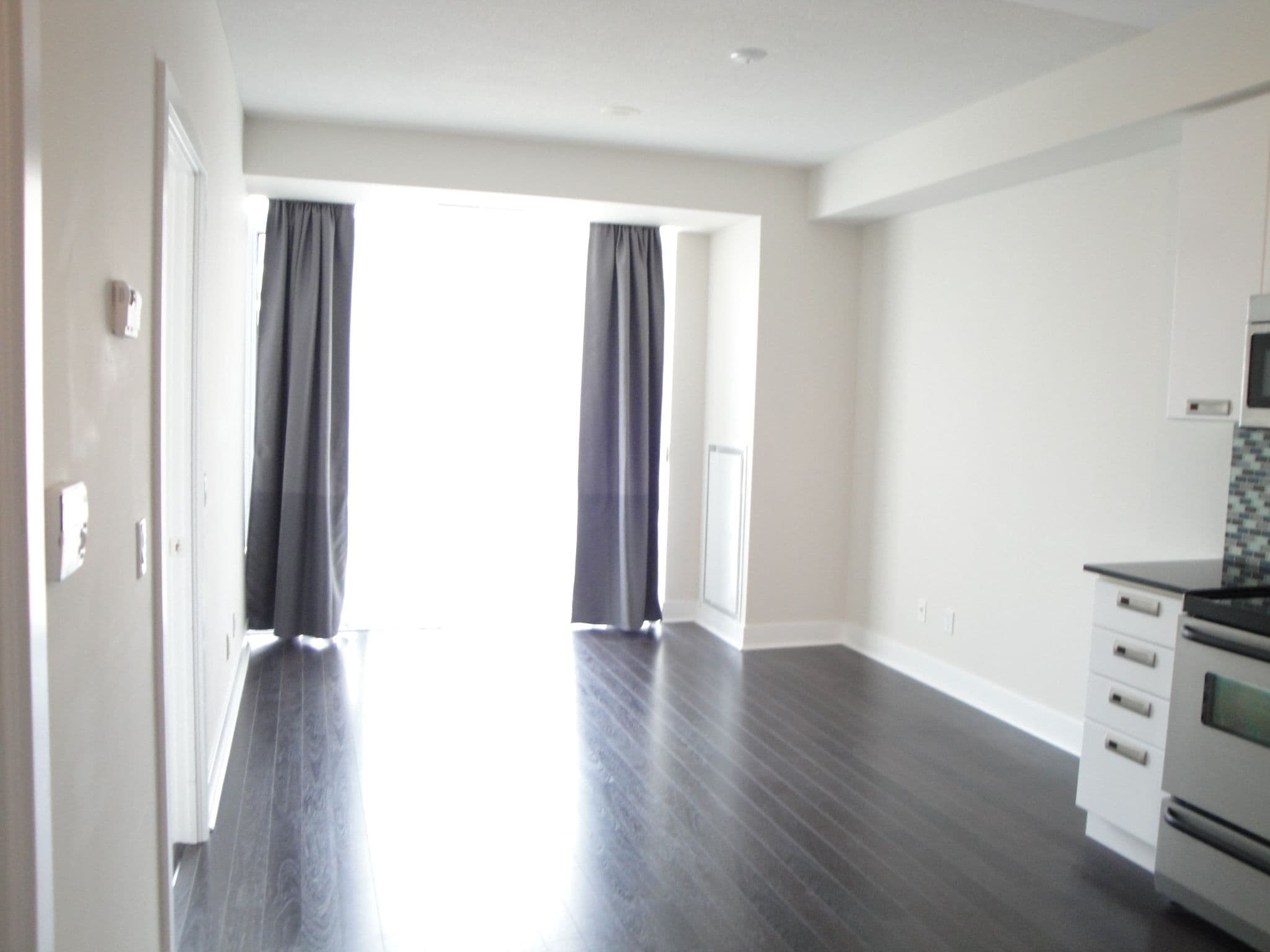 90 Stadium Road 411, Toronto C01, ON M5V 3W5