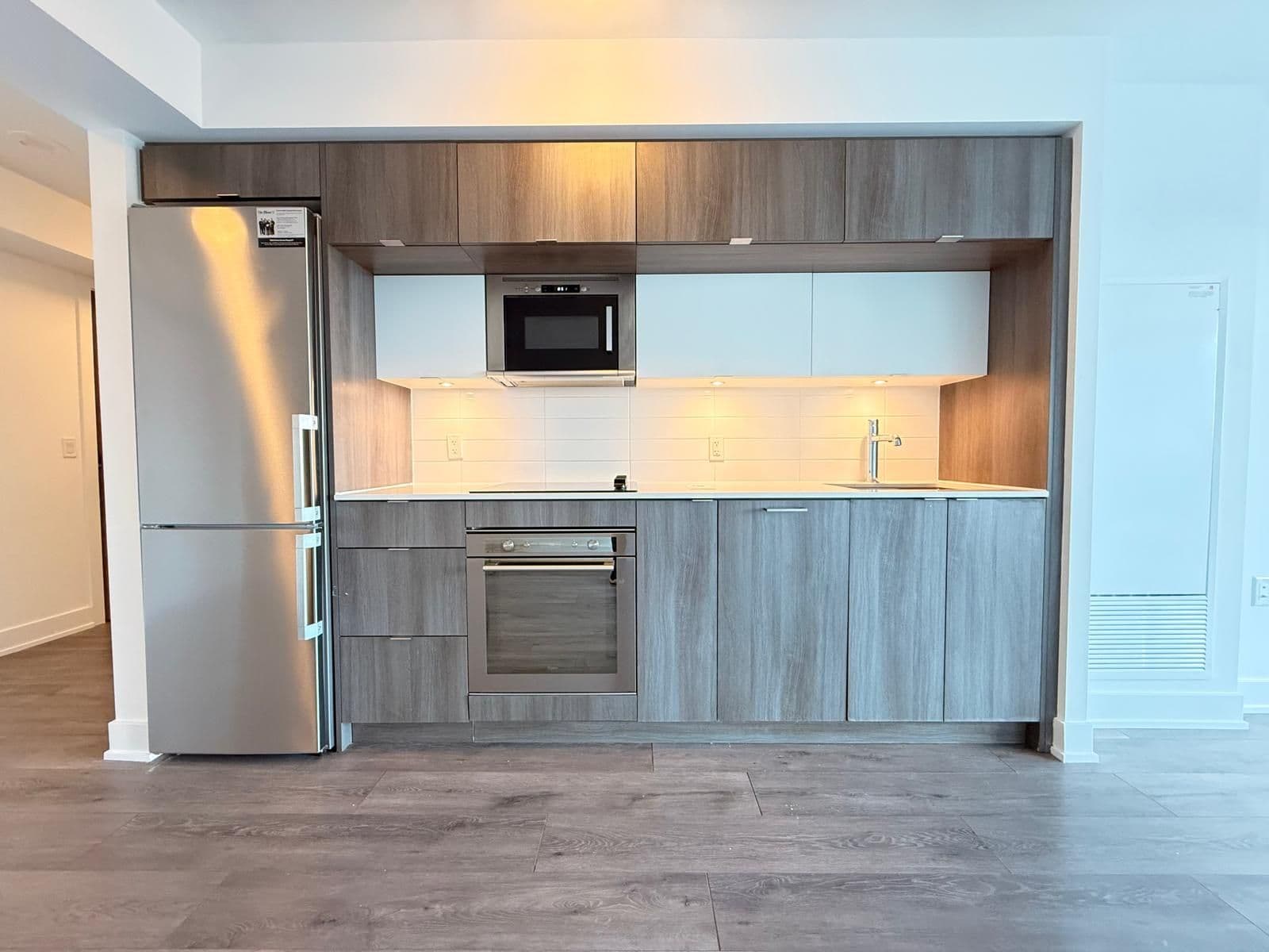 585 Bloor Street E 724, Toronto C08, ON M4W 0B3