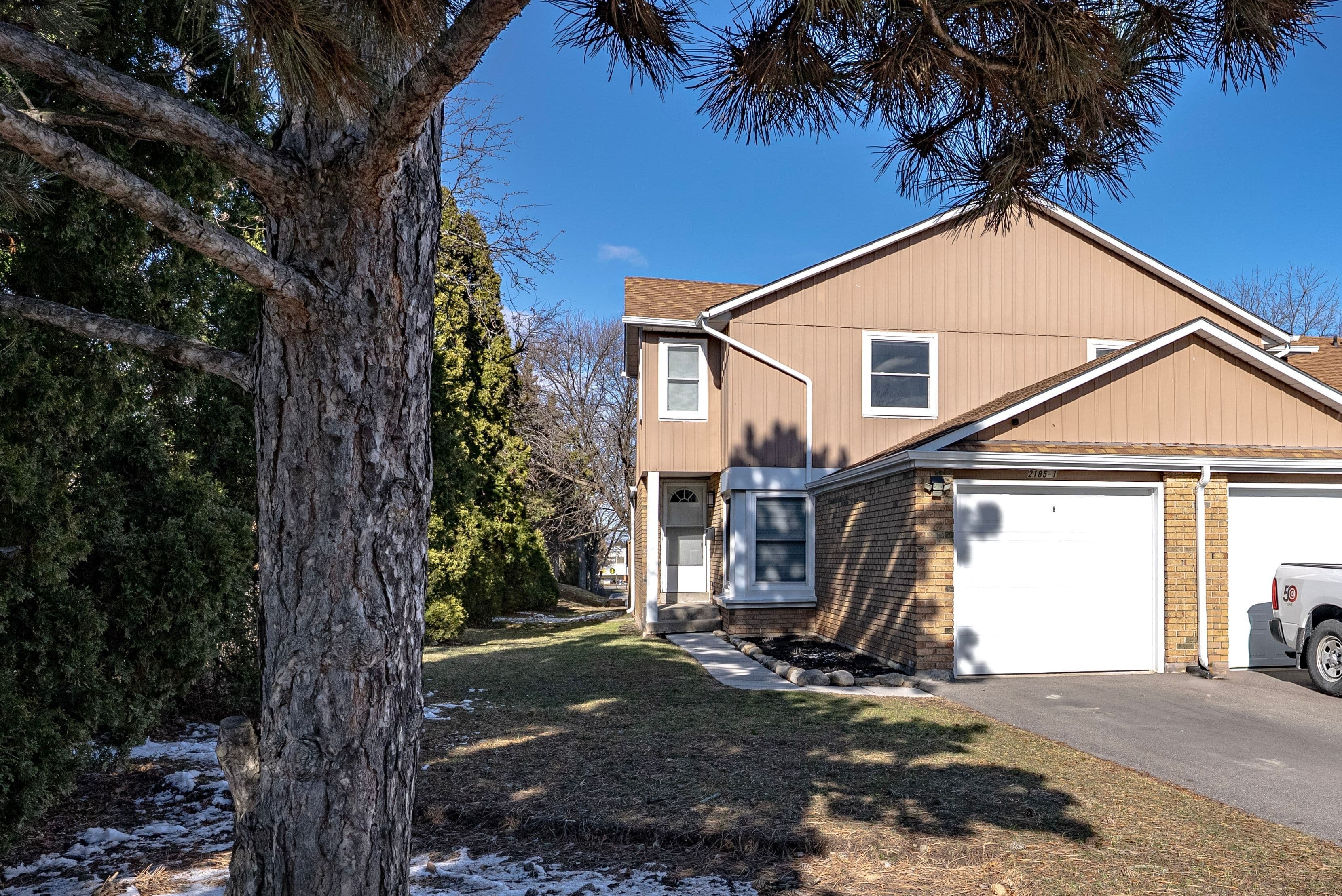 2185 Fairchild Boulevard 1, Burlington, ON L7P 3P6