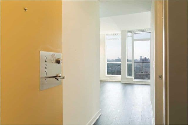 30 Nelson Street 2201, Toronto C01, ON M5V 0H5