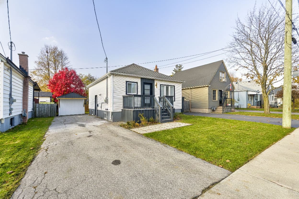 242 East 28th Street, Hamilton, ON L8V 3J1