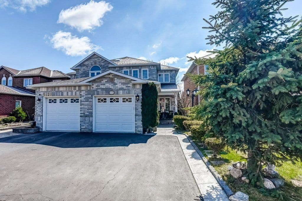 6422 Sapling Trail, Mississauga, ON L5N 7A4