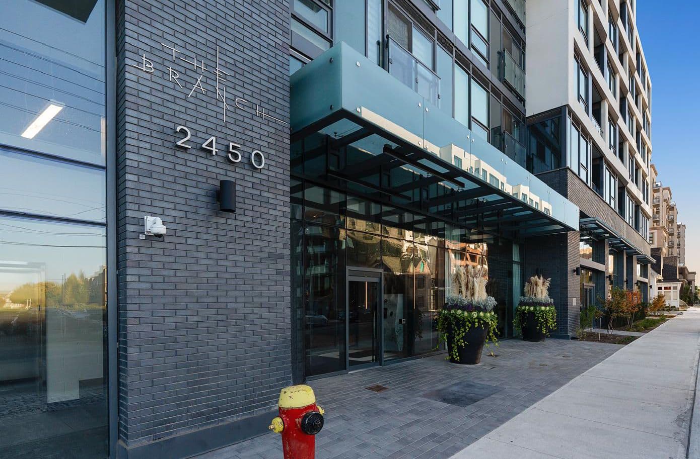 2450 Old Bronte Road 811, Oakville, ON L6M 5P6