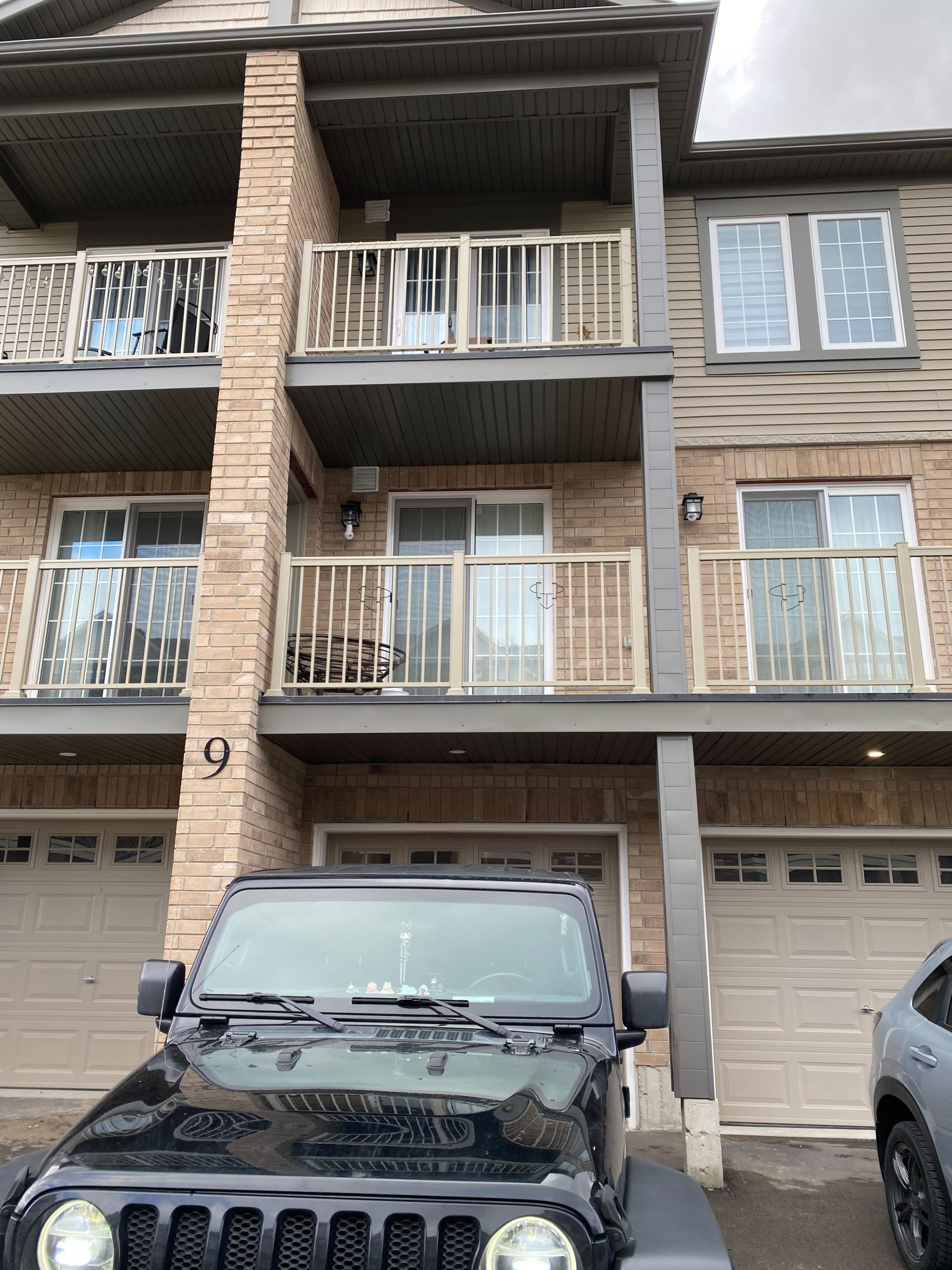 9 Hay Lane 4, Barrie, ON L9J 0T5