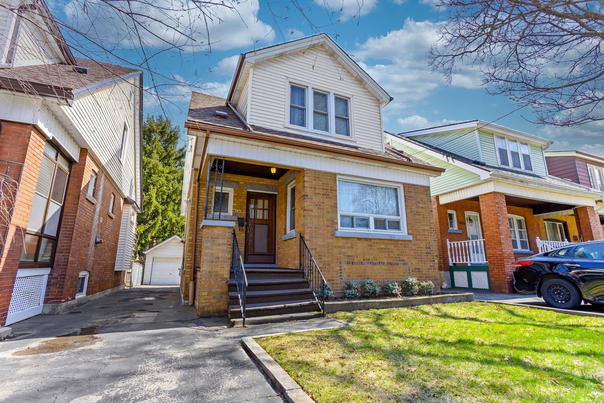 203 Balmoral Avenue S, Hamilton, ON L8M 3K5