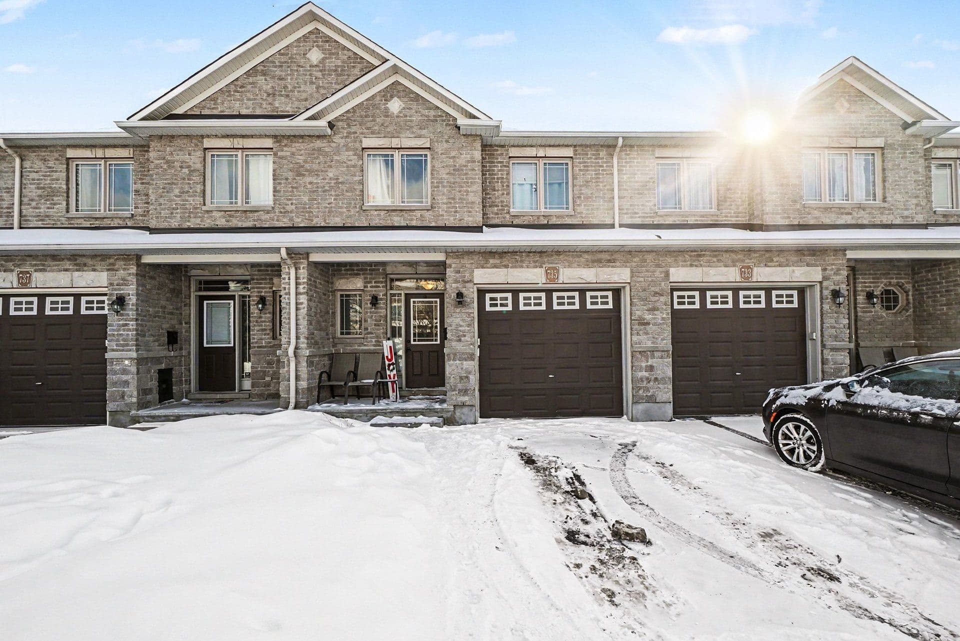 735 Regiment Avenue, Kanata, ON K2M 0E6