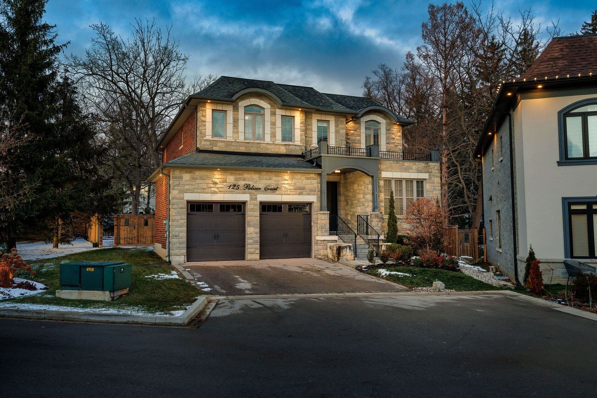 125 Paliser Court, Oakville, ON L6K 2H1