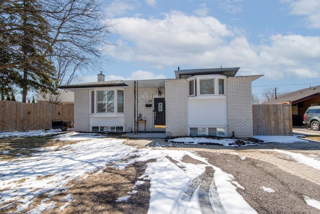 871 Westdale Avenue, Peterborough, ON K9H 6C5