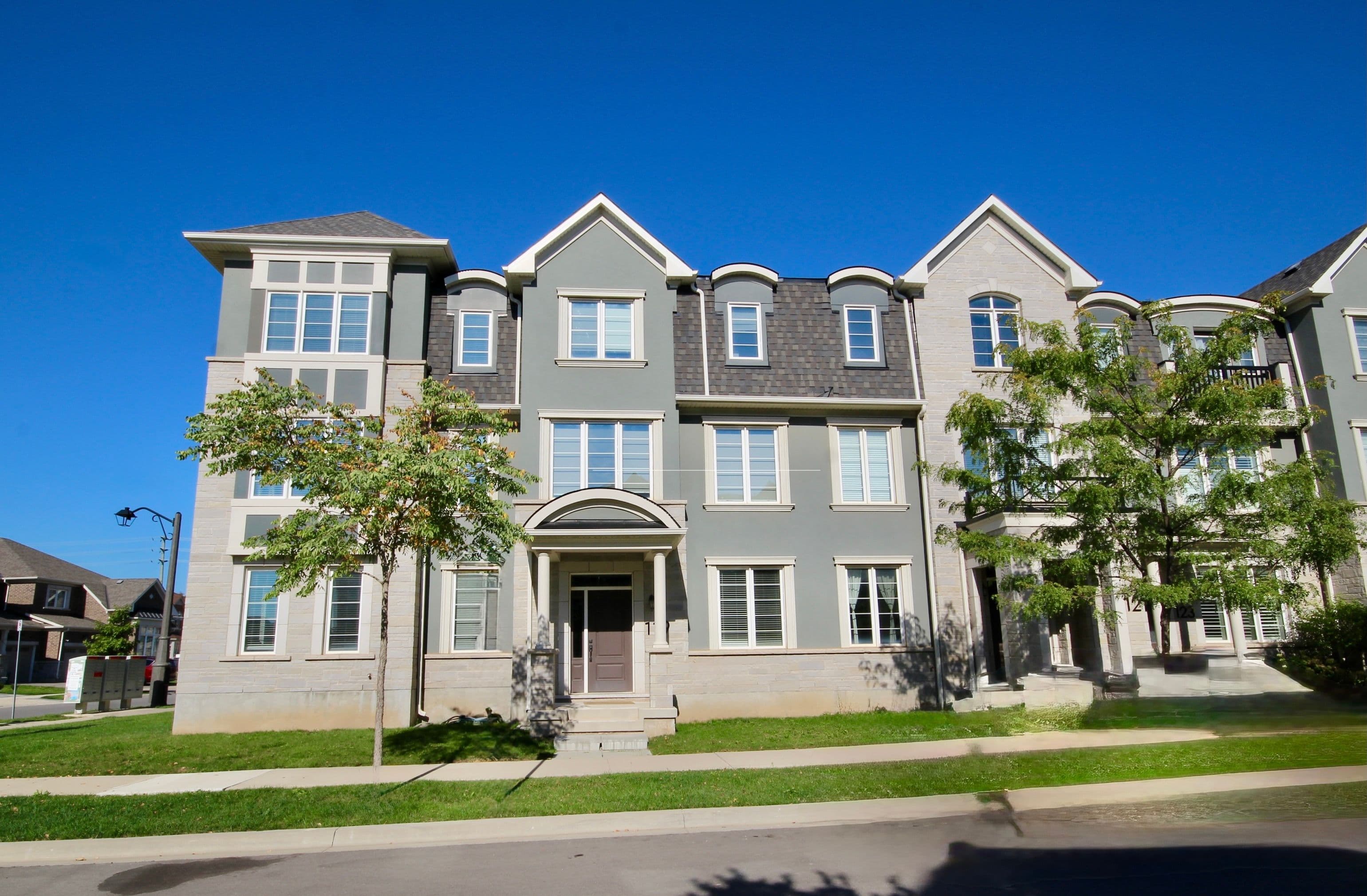 119 Stork Street, Oakville, ON L6H 7C8