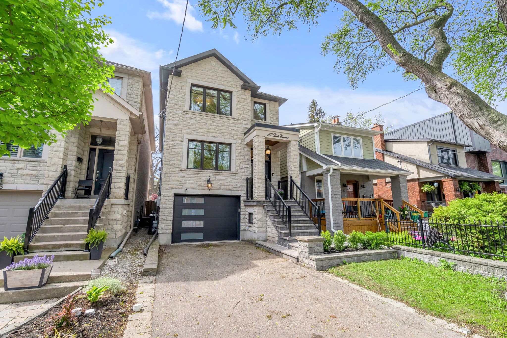 87 Lake Crescent, Toronto W06, ON M8V 1W2