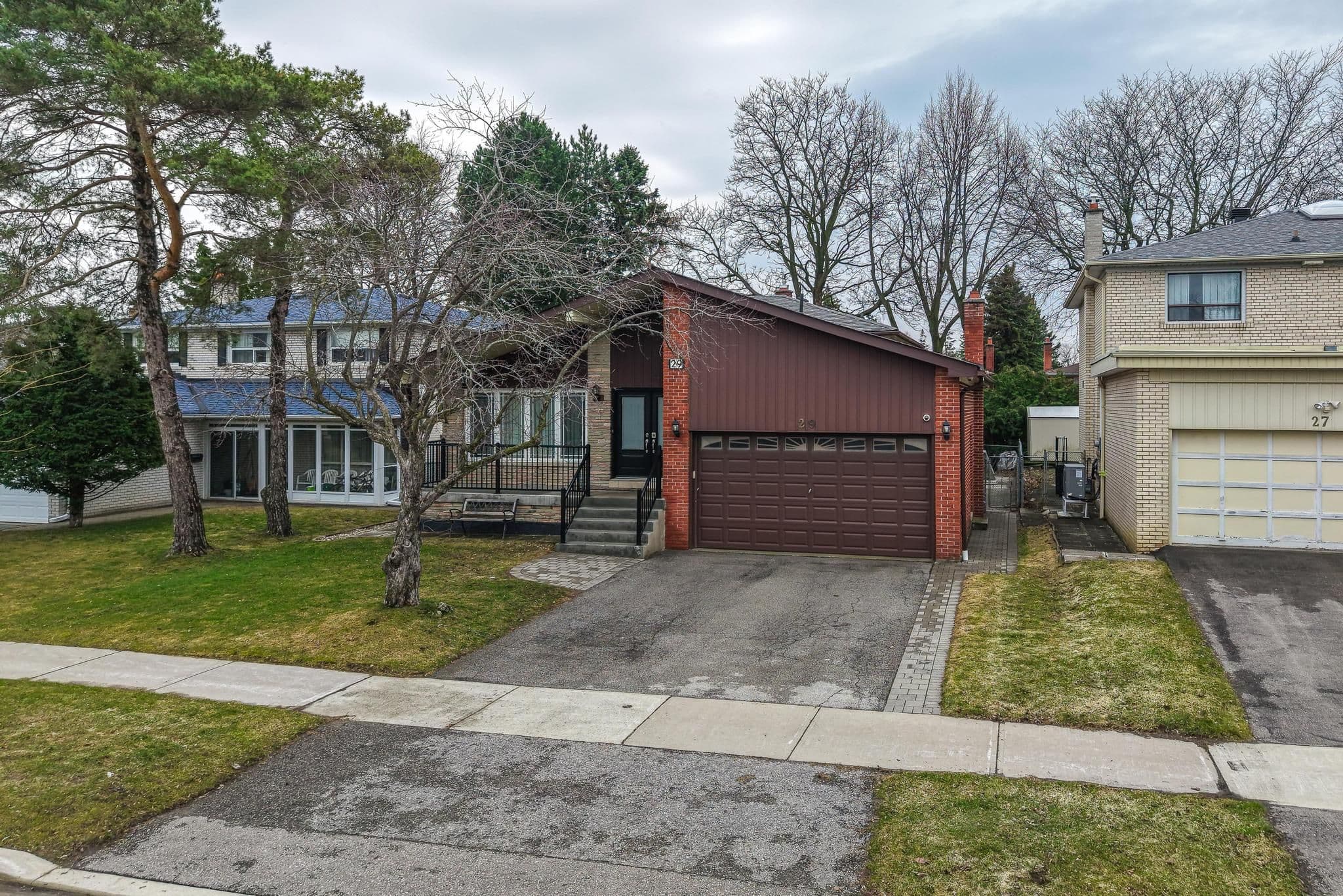 29 Rockland Drive, Toronto C15, ON M2M 2Y8