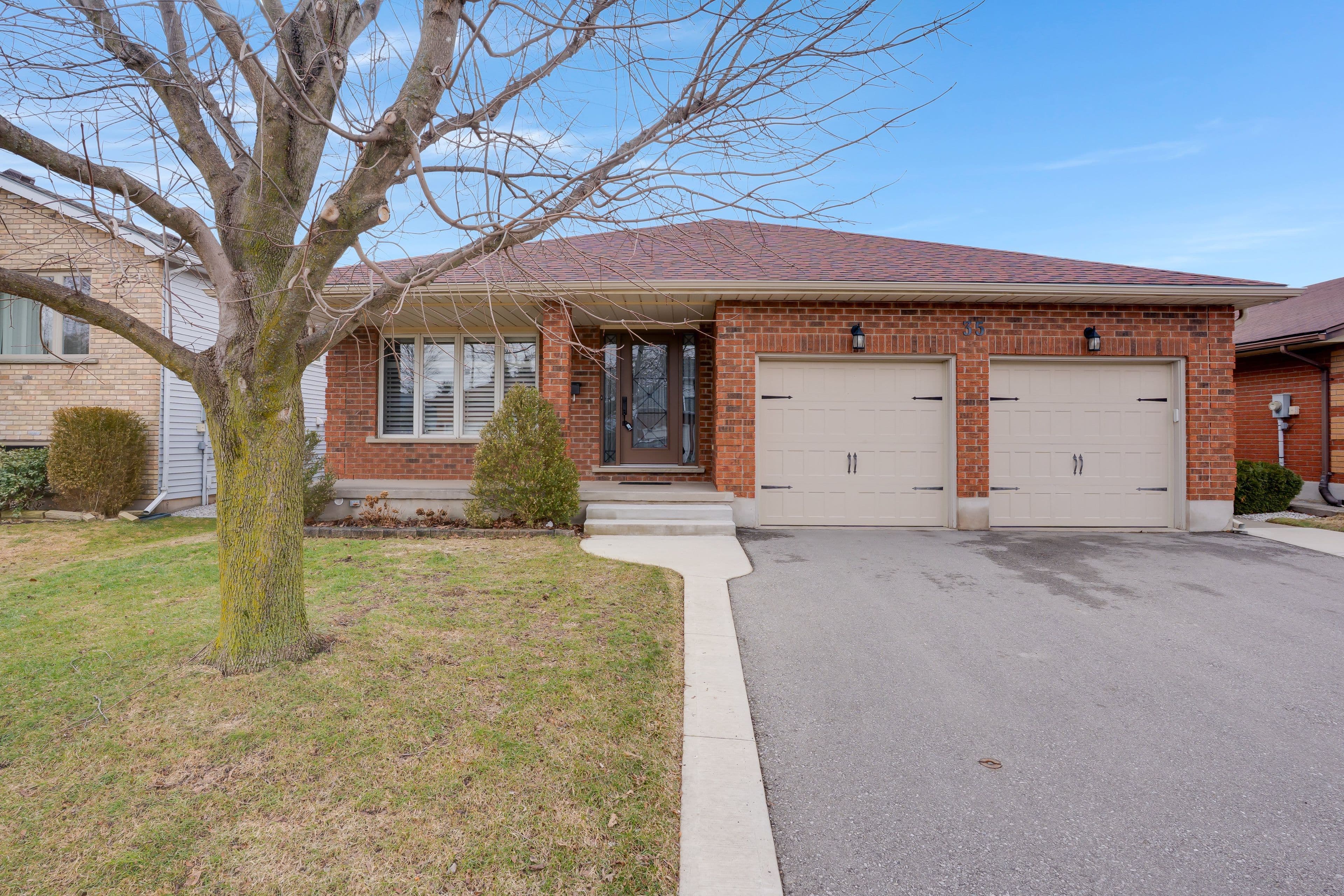 35 Southview Crescent, Cambridge, ON N1P 1A3