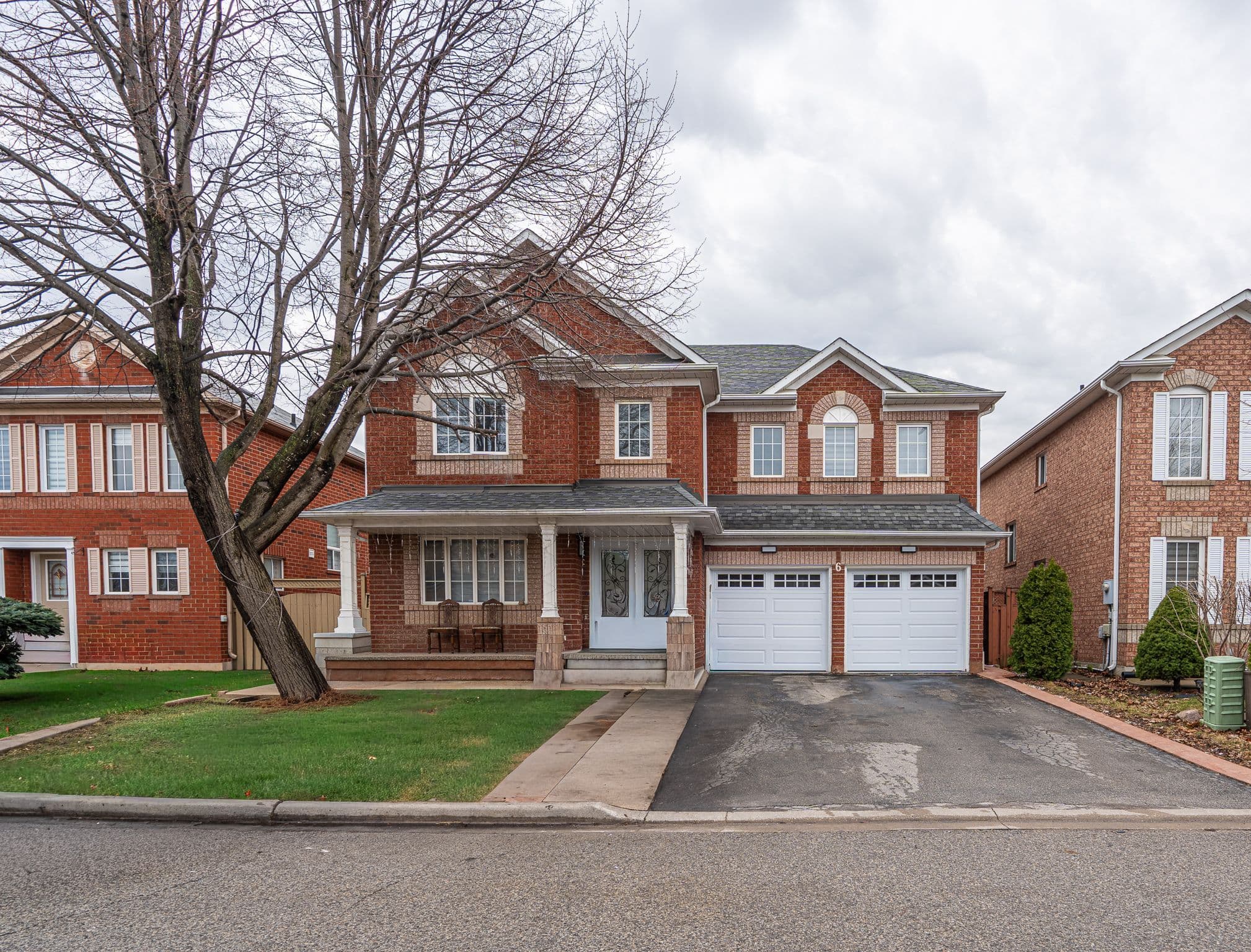 6 Meadow Glade Road, Brampton, ON L6R 1Z7