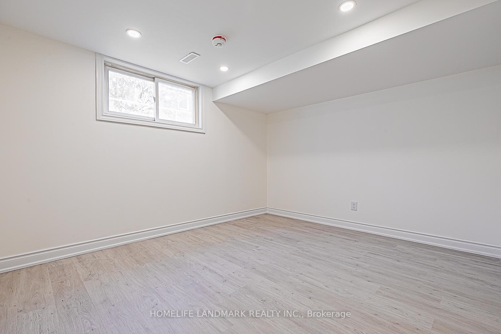 612 Van Horne Avenue, Toronto C15, ON M2J 2V4