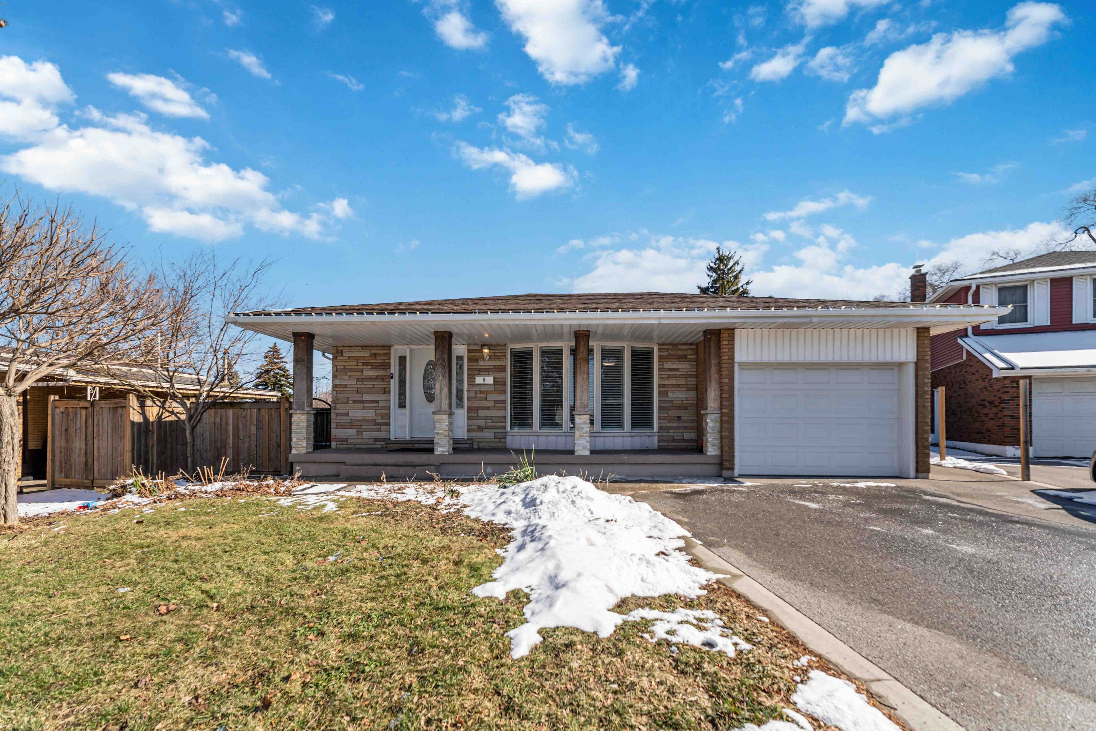 9 Isaac Court, Hamilton, ON L8K 4G5
