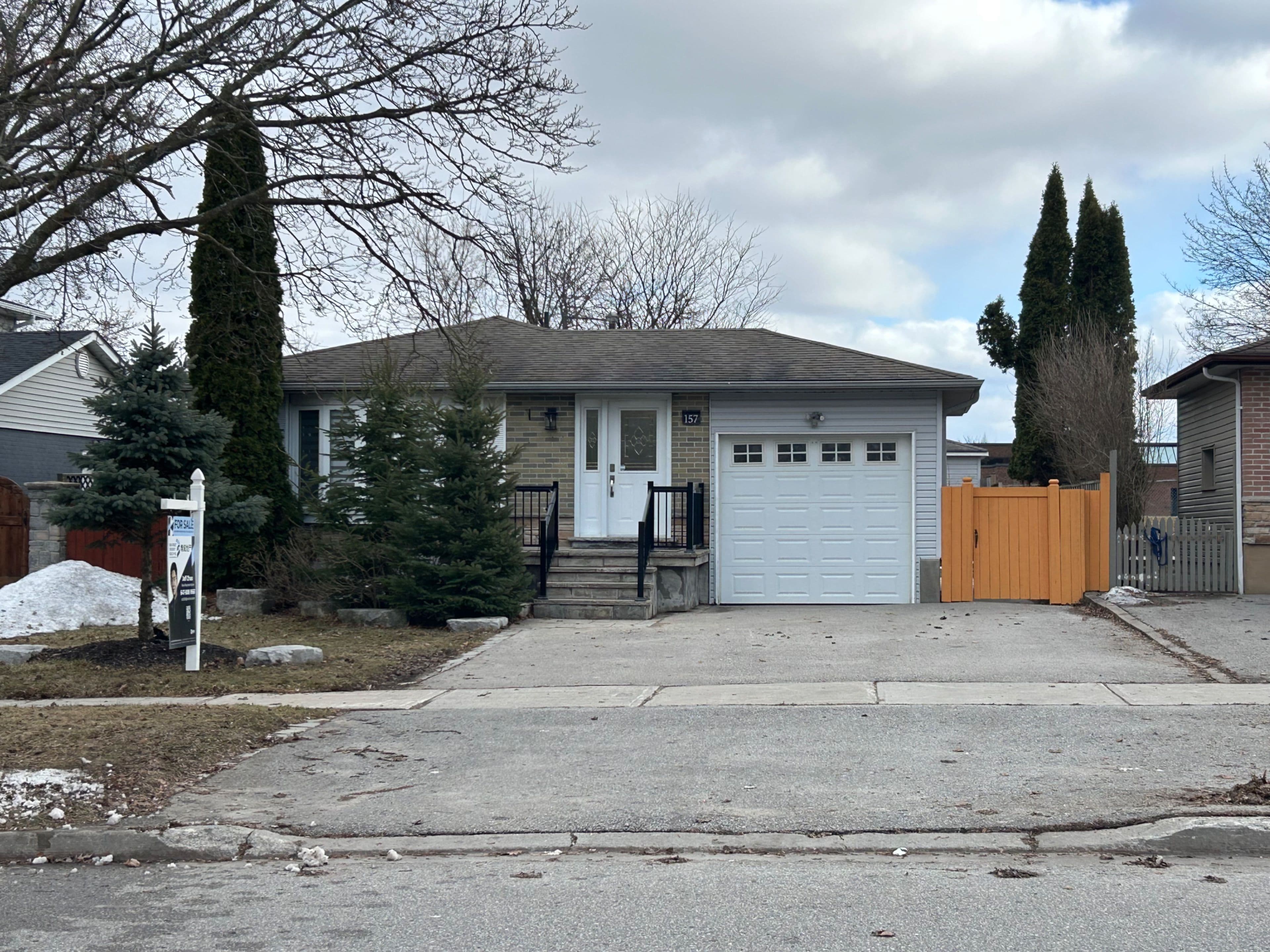157 Orchard Heights Boulevard, Aurora, ON L4G 3A3