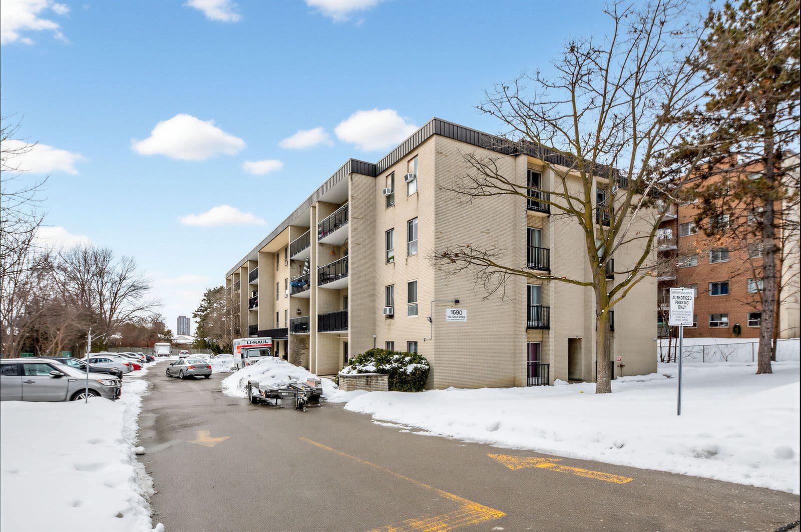 1690 Victoria Park Avenue 204, Toronto C13, ON M1R 1R1