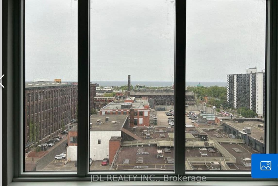 285 Dufferin St Street #813 Master Bedroom, Toronto W01, ON M6K 0J2