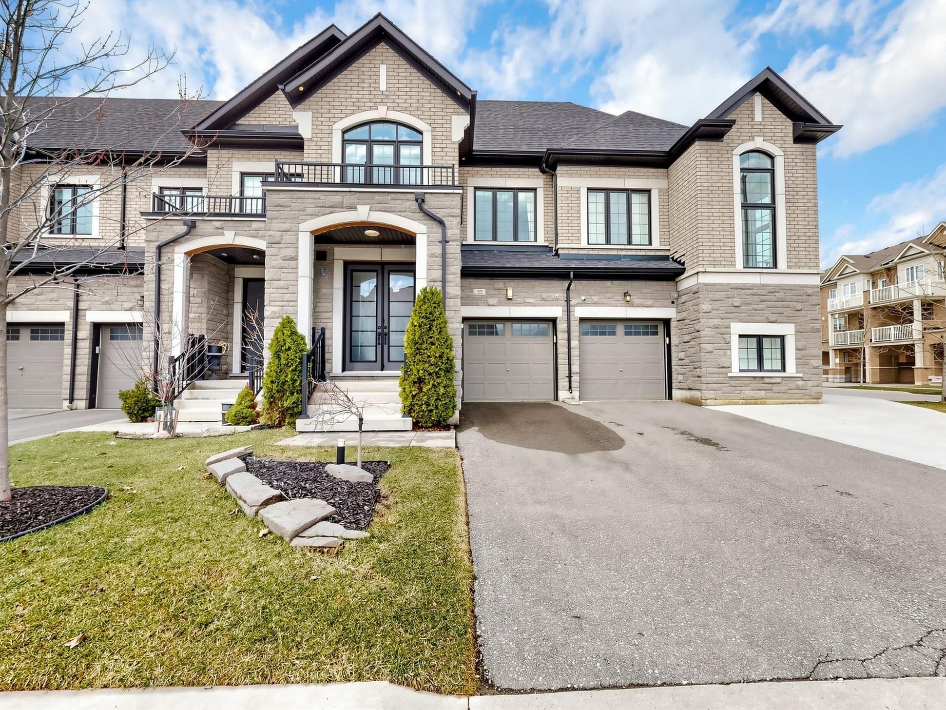 32 Angelfish Road, Brampton, ON L7A 5C3