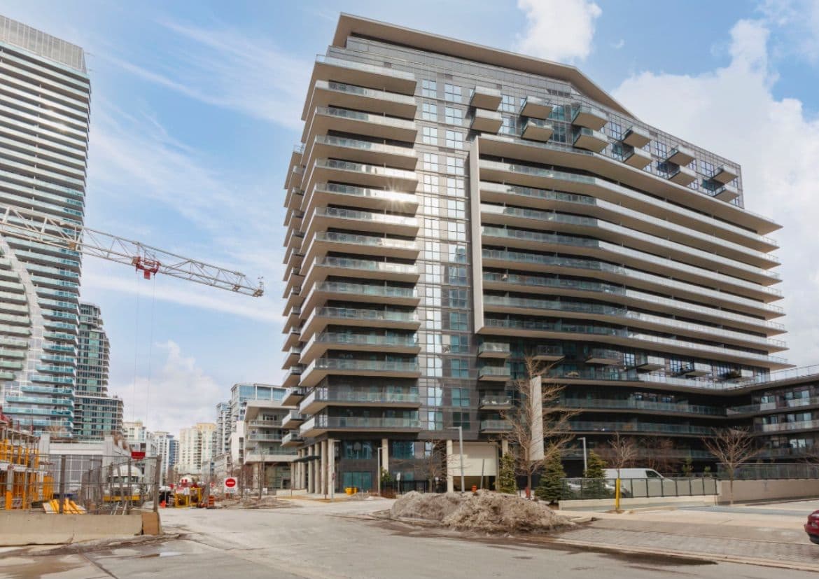 39 Annie Craige Drive 1101, Toronto W06, ON M8V 0C5