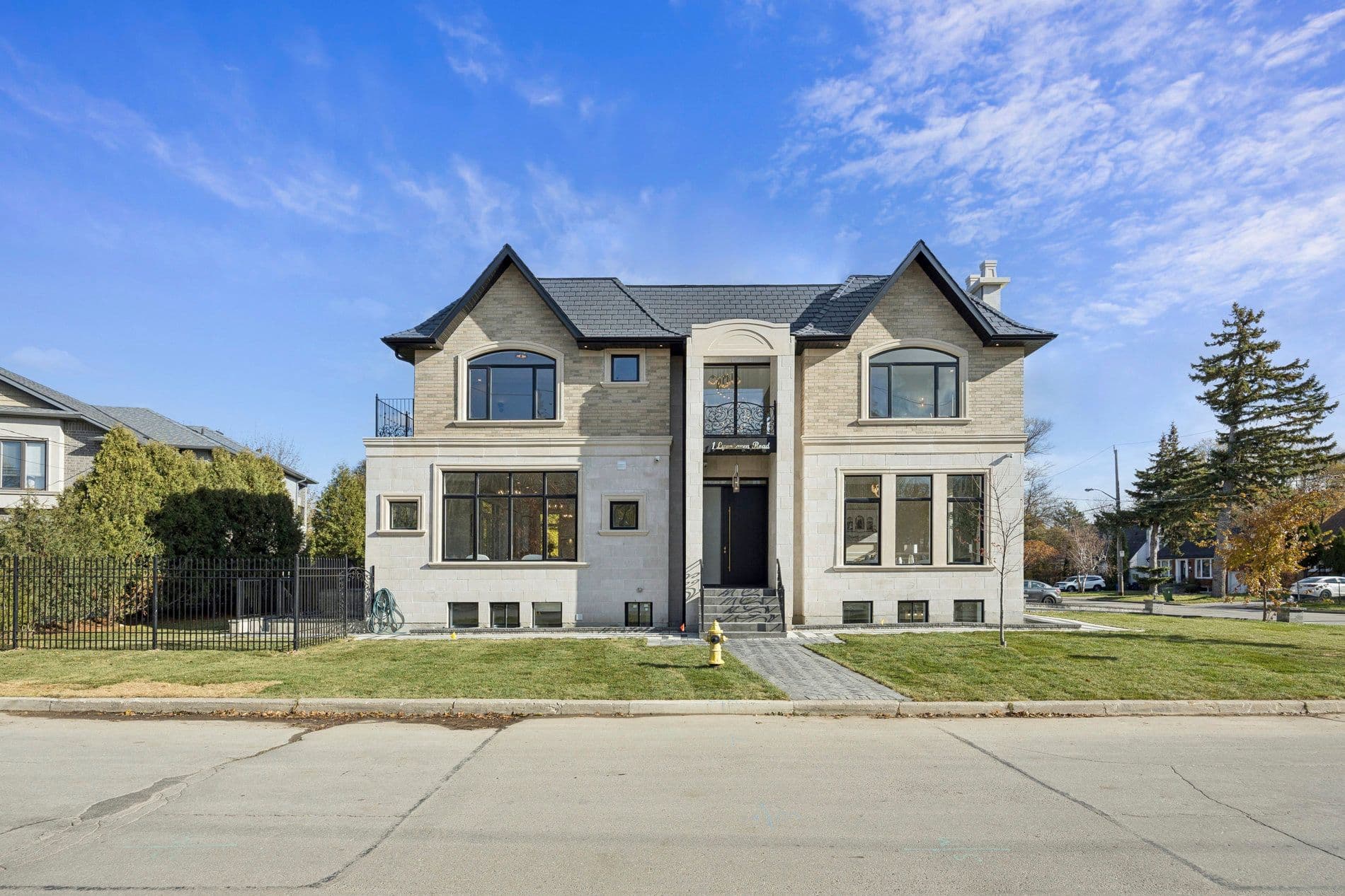 1 Lynnhaven Road, Toronto C04, ON M6A 2K7