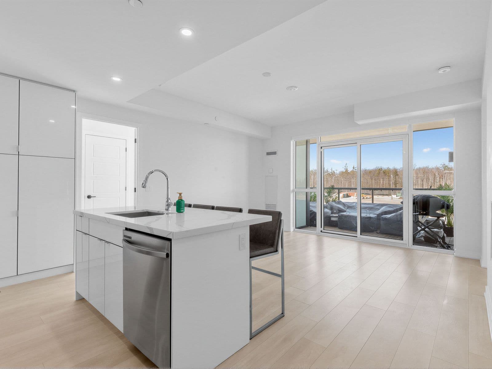 415 Sea Ray Avenue 305, Innisfil, ON L9S 0R5