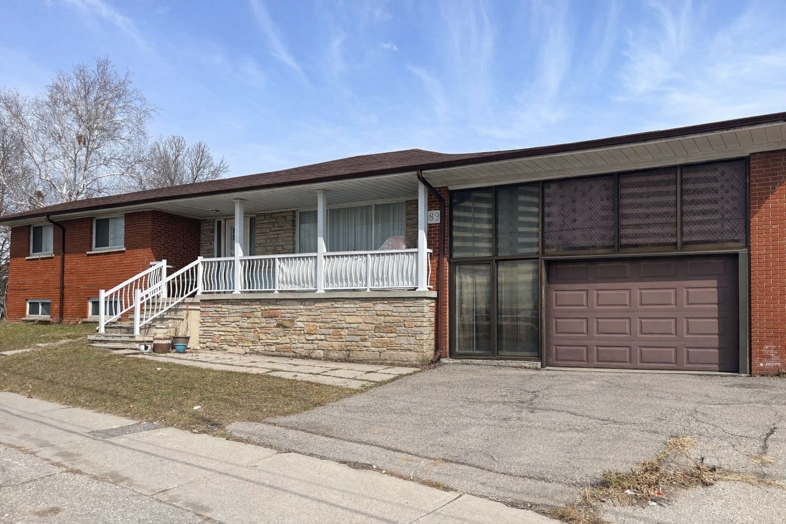 189 Driftwood Avenue, Toronto W05, ON M3N 2N2