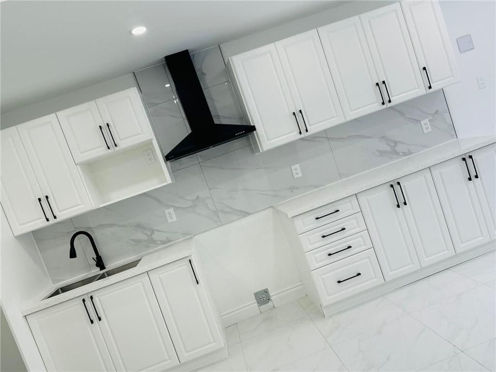 26 Scarletwood Street LOWER, Hamilton, ON L8J 0K8