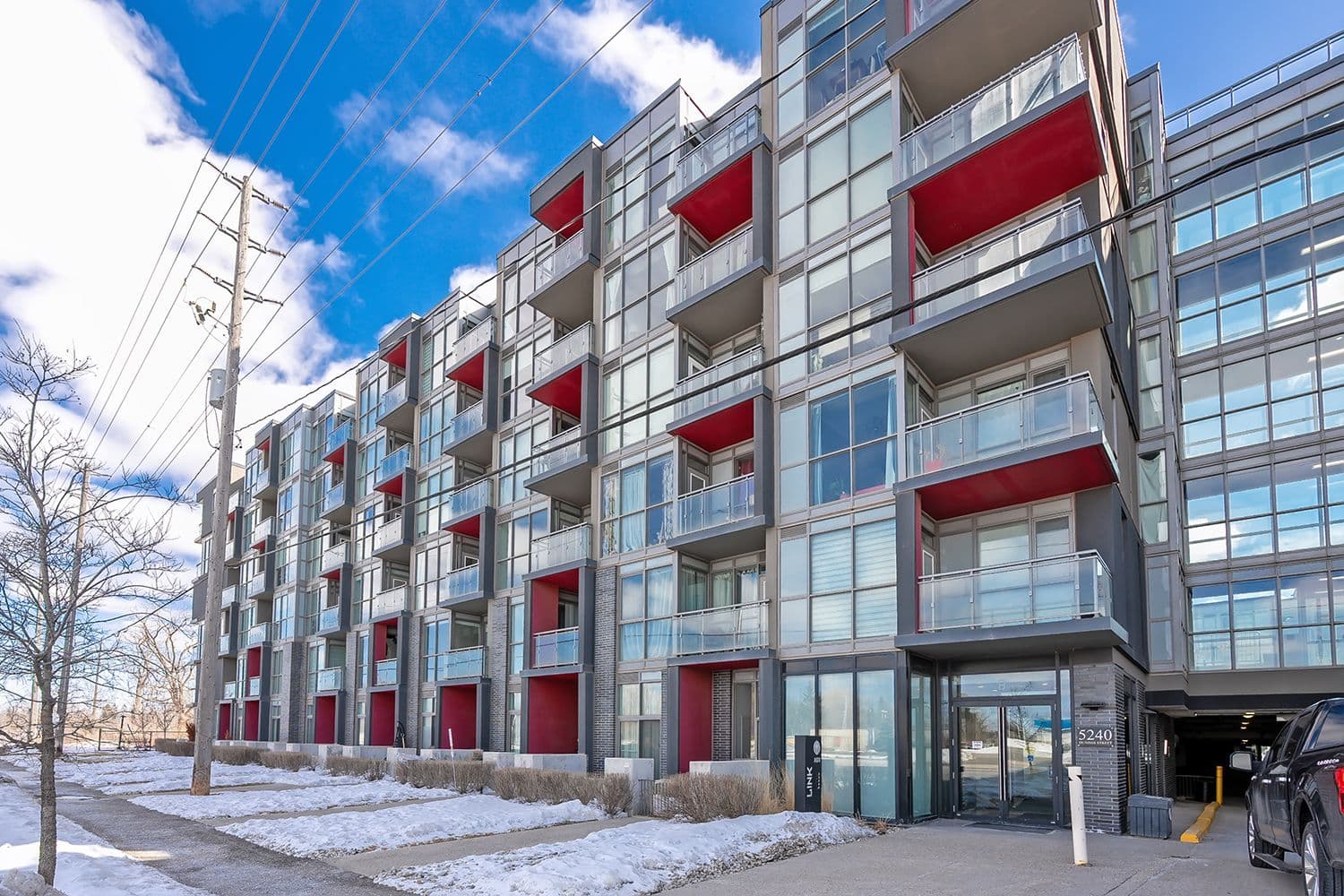 5240 Dundas Street 517, Burlington, ON L7R 3X4