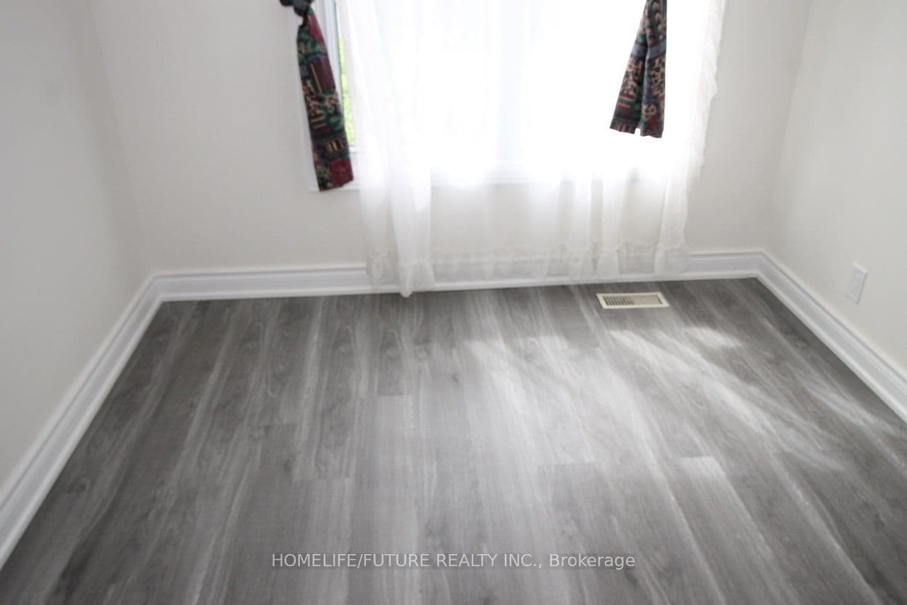 53 Dennett Drive Main, Toronto E07, ON M1S 2E8