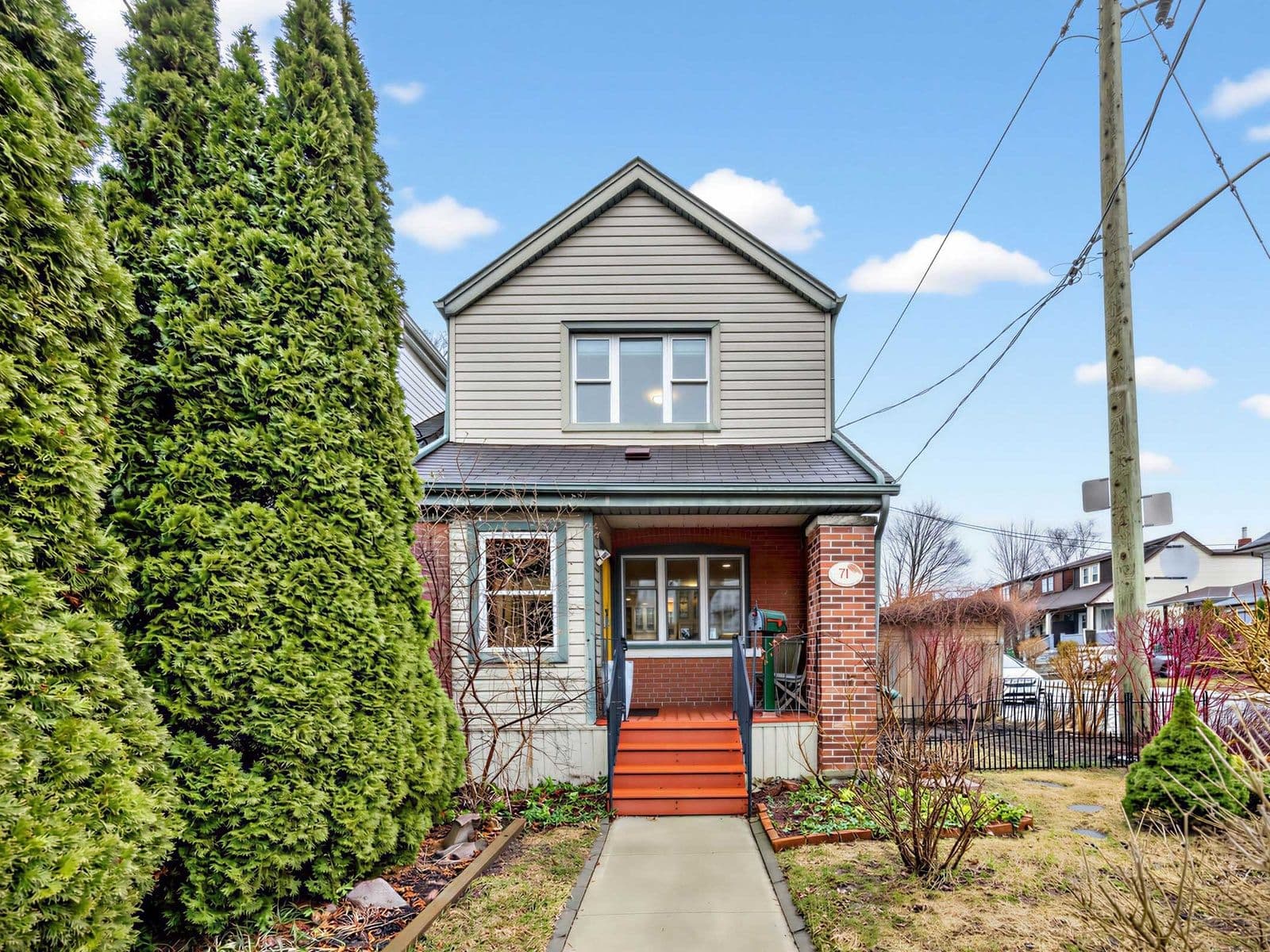 71 Dentonia Park Avenue, Toronto E03, ON M4C 1X1