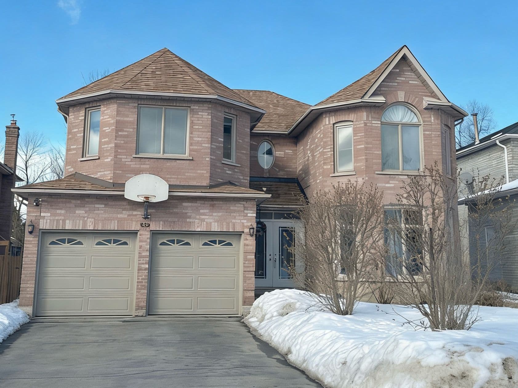492 Traviss Drive, Newmarket, ON L3Y 7K5