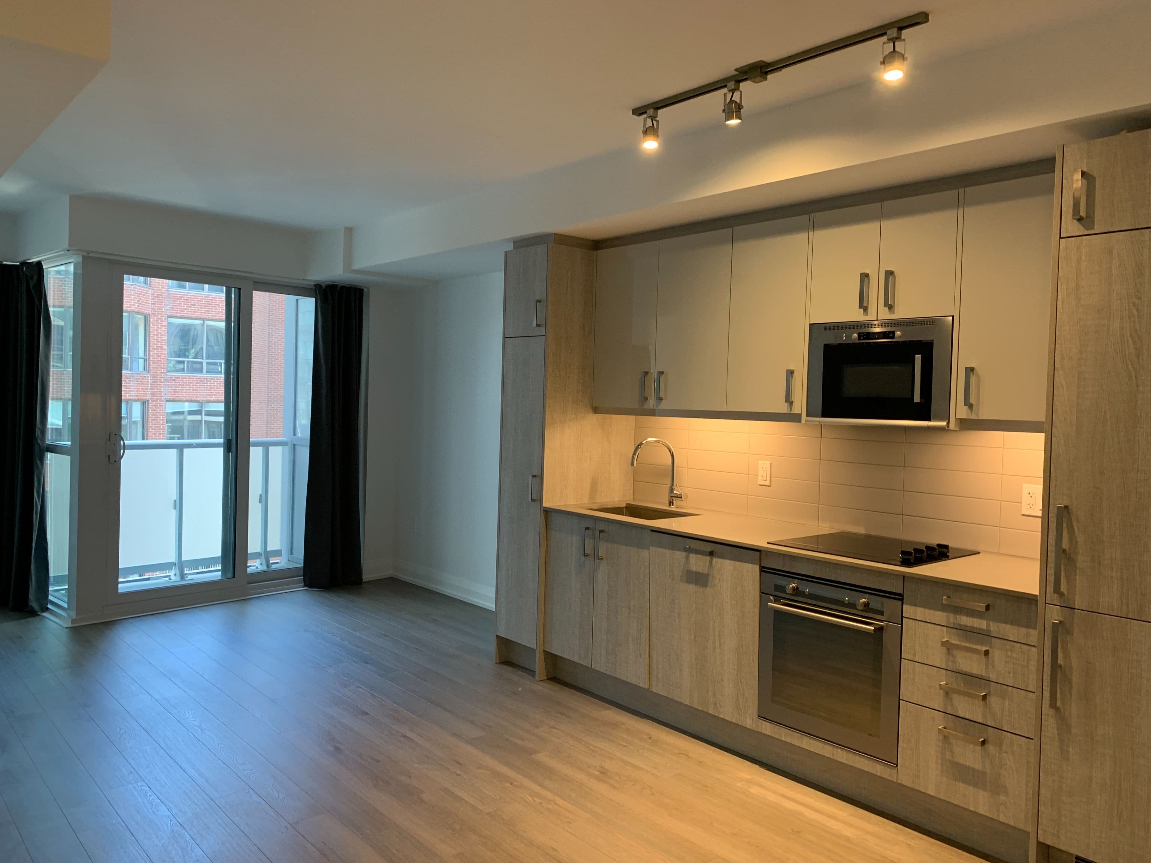 77 Mutual Street 1010, Toronto C08, ON M5B 0B9