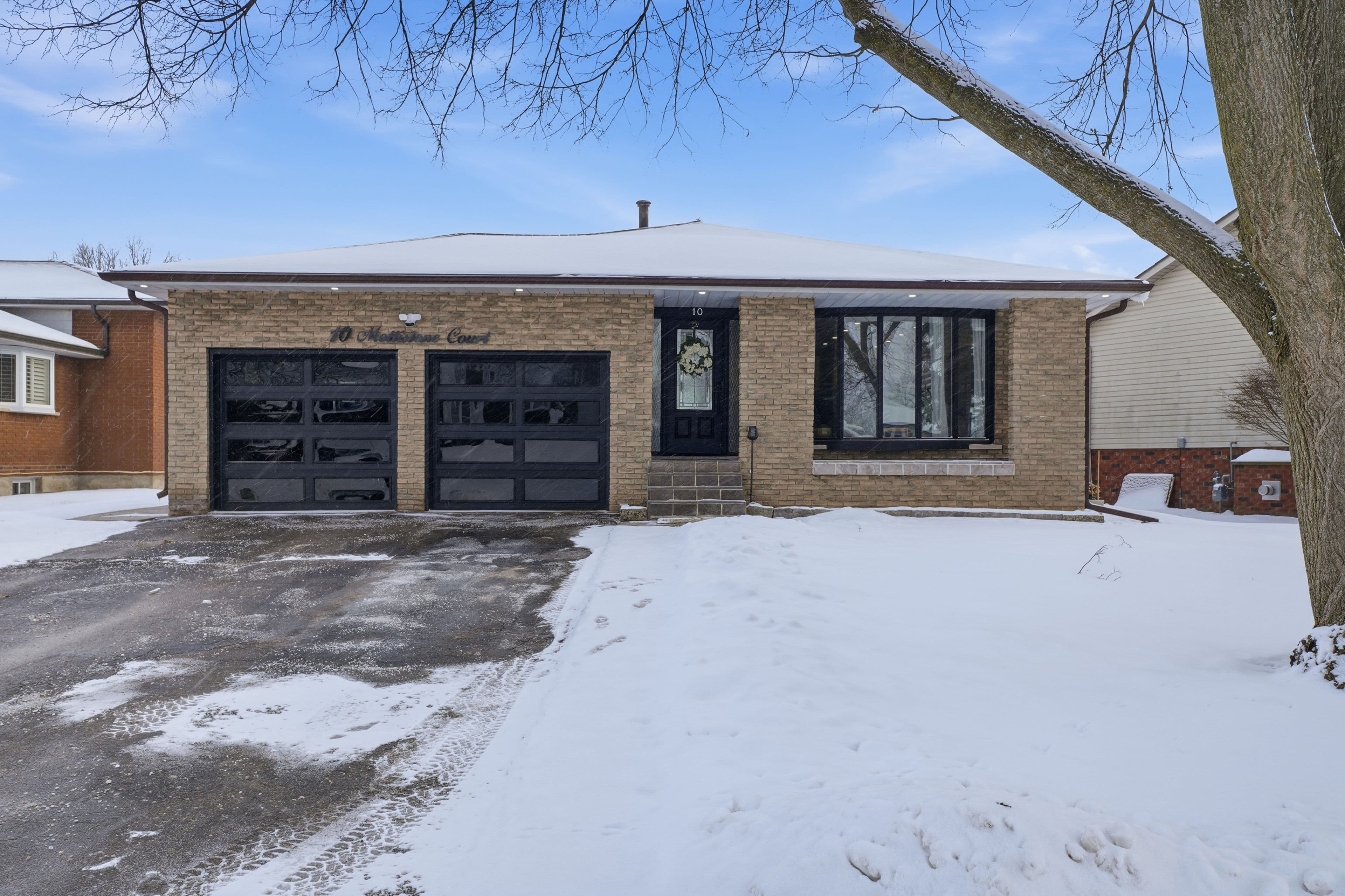 10 Mottistone Court, Brantford, ON N3R 6L1