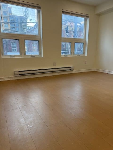 404 Queen Street W, Toronto C01, ON M5V 2A6