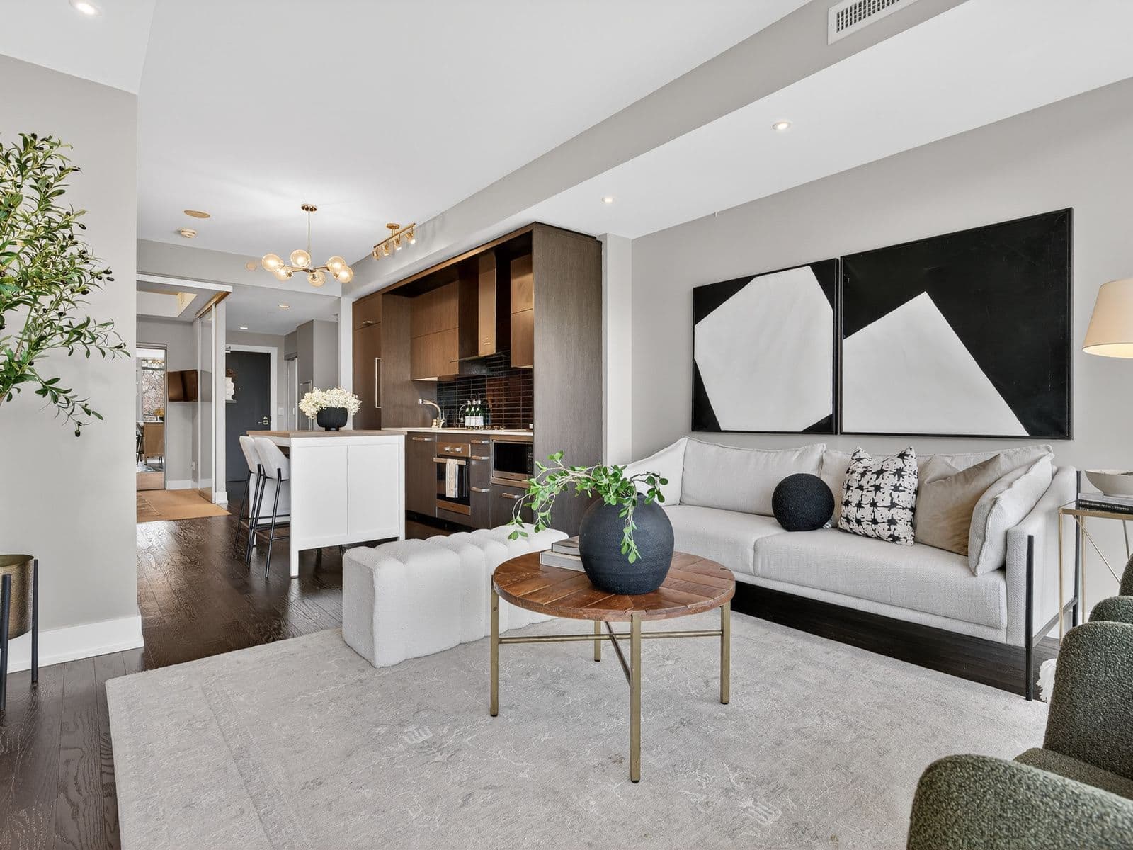 3018 Yonge Street 311, Toronto C04, ON M4N 0A5