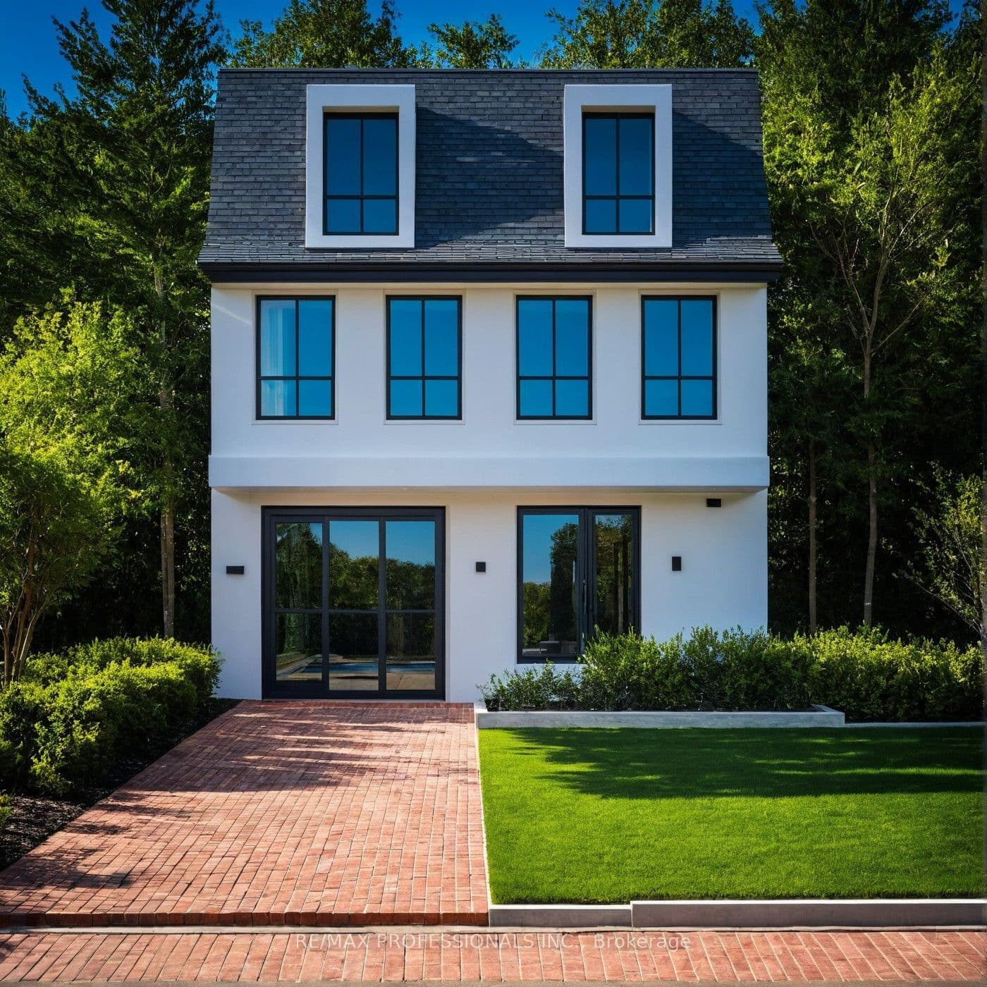 96 Dunedin Drive, Toronto W08, ON M8X 2K5