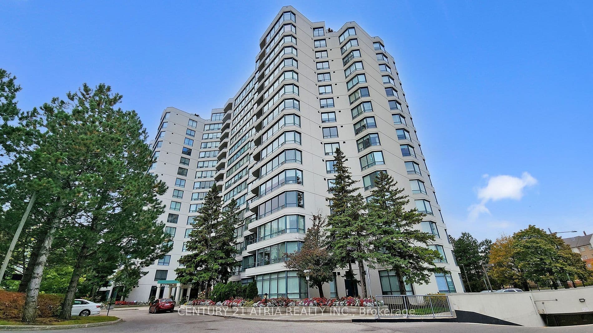 120 Promenade Circle 909, Vaughan, ON L4J 7W9