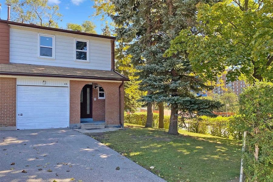 45 Dundalk Drive, Toronto E04, ON M1P 4V1