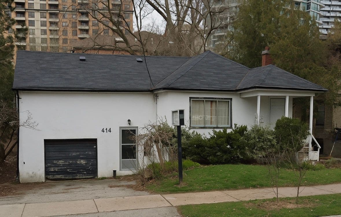 414 Kenneth Avenue, Toronto C14, ON M2N 4W1