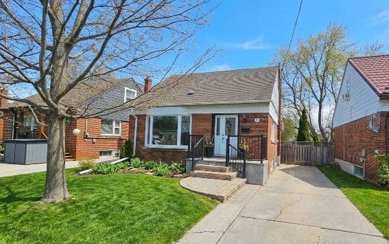 17 Tardree Place, Toronto E04, ON M1R 3X2